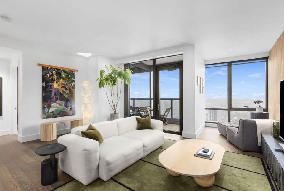 Sophisticated High-Rise Retreat in the Heart of Downtown Portland - Portland, Oregon