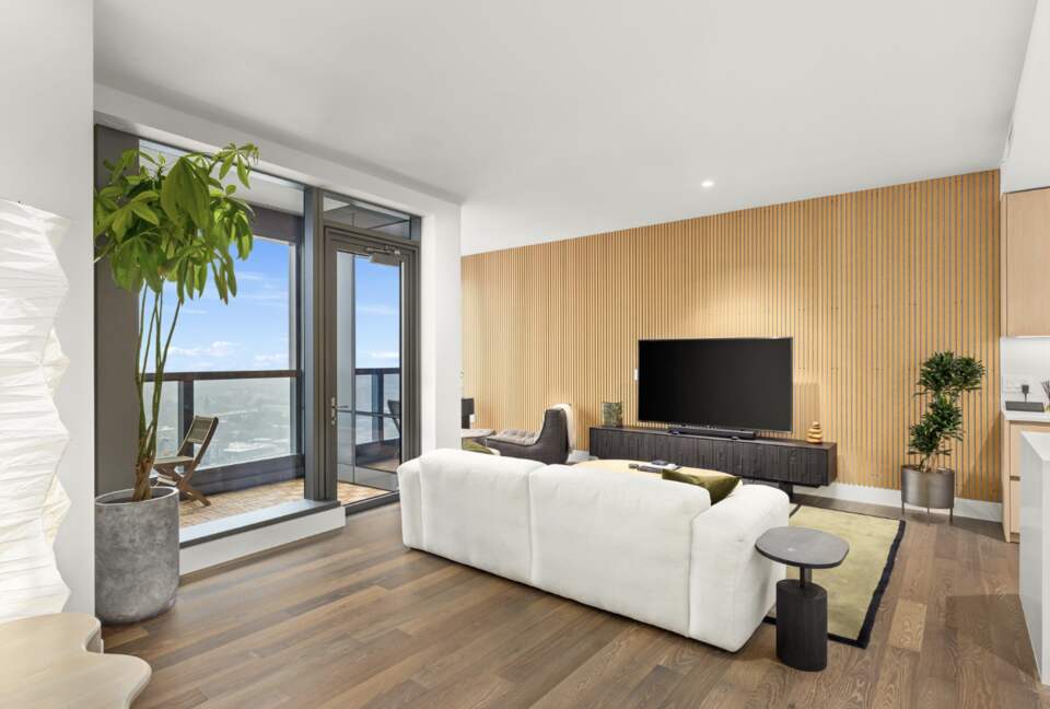 Sophisticated High-Rise Retreat in the Heart of Downtown Portland - Portland, Oregon