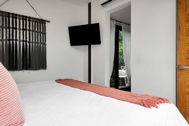 Contemporary Tulum Retreat Near the Ruins with Private Rooftop Pool - Tulum, Mexico