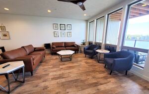 Bright 4BR Retreat with East Lake Views - Arnolds Park, Iowa