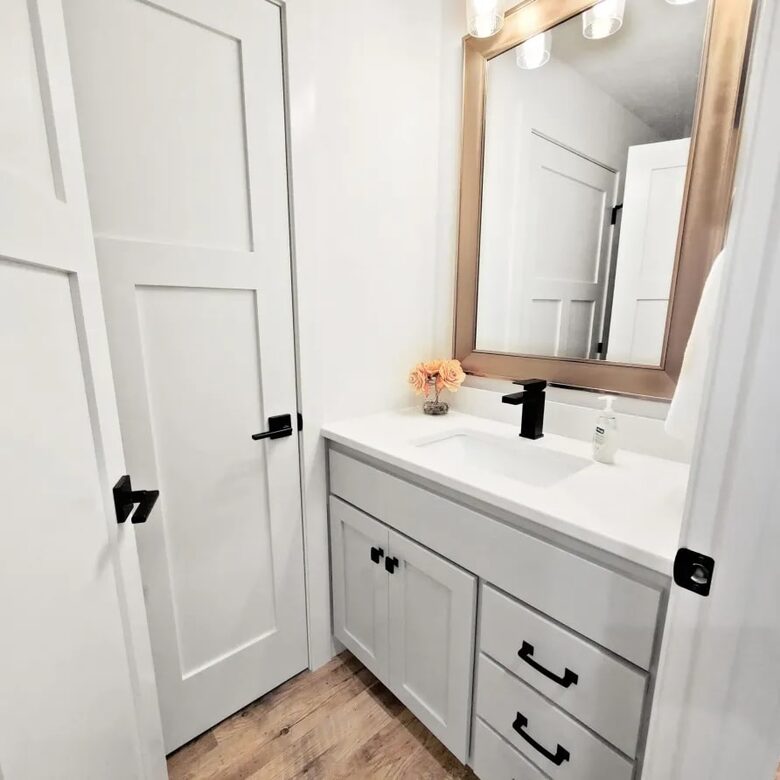 Bright 4BR Retreat with East Lake Views - Arnolds Park, Iowa