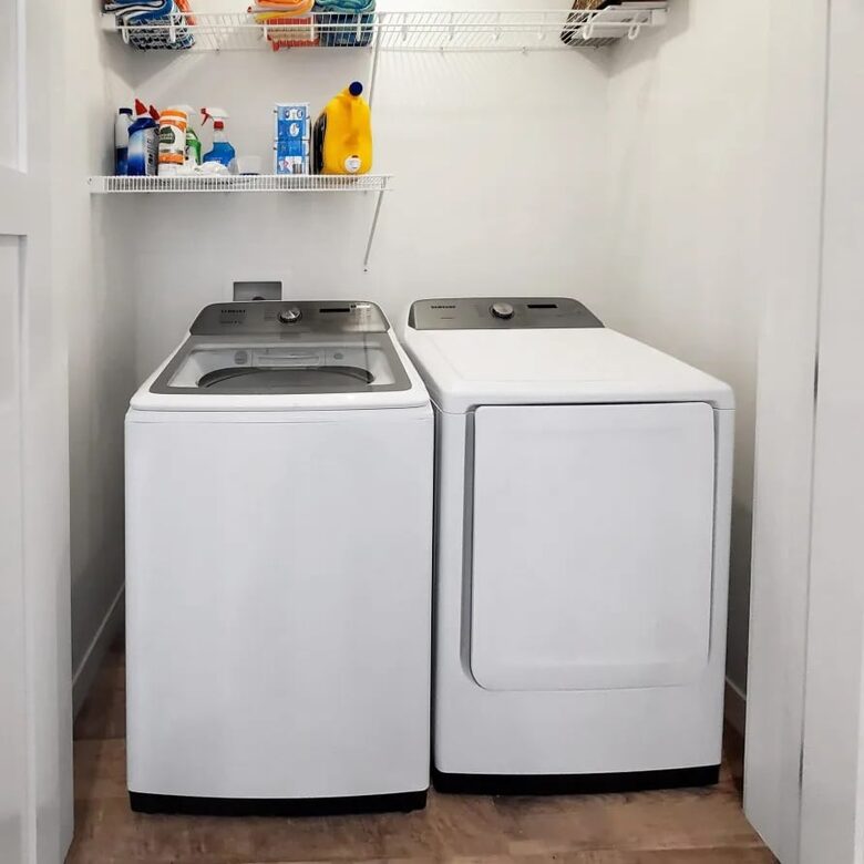 Bright 4BR Retreat with East Lake Views - Arnolds Park, Iowa