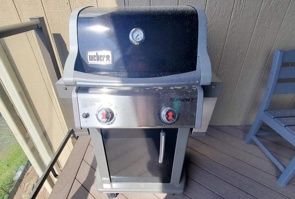 Bright 4BR Retreat with East Lake Views - Arnolds Park, Iowa