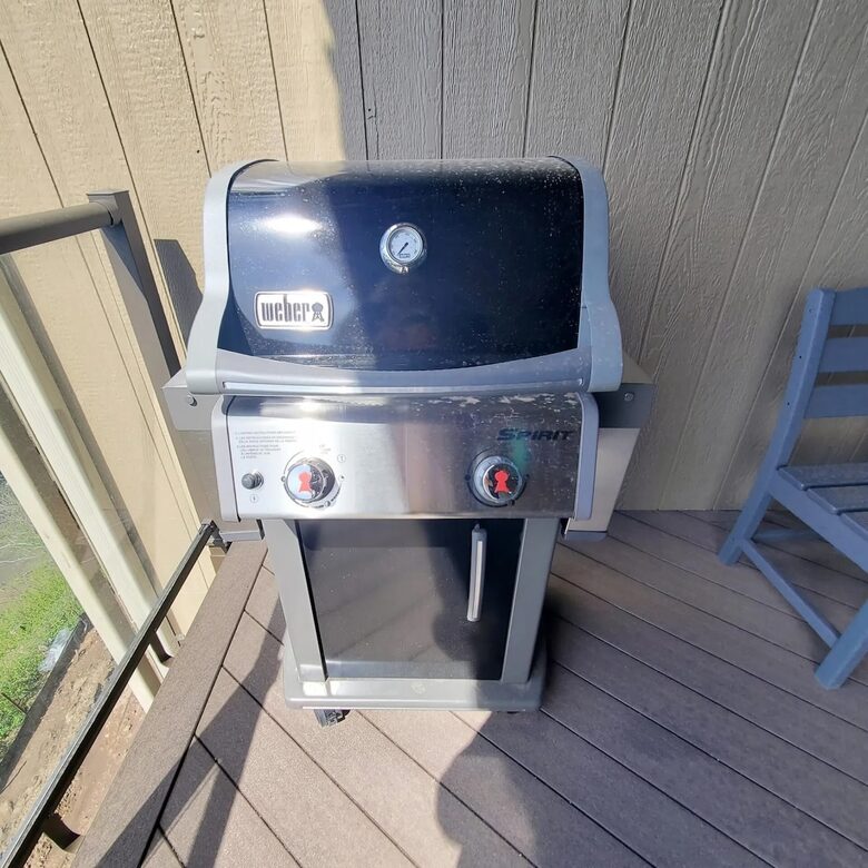 Bright 4BR Retreat with East Lake Views - Arnolds Park, Iowa