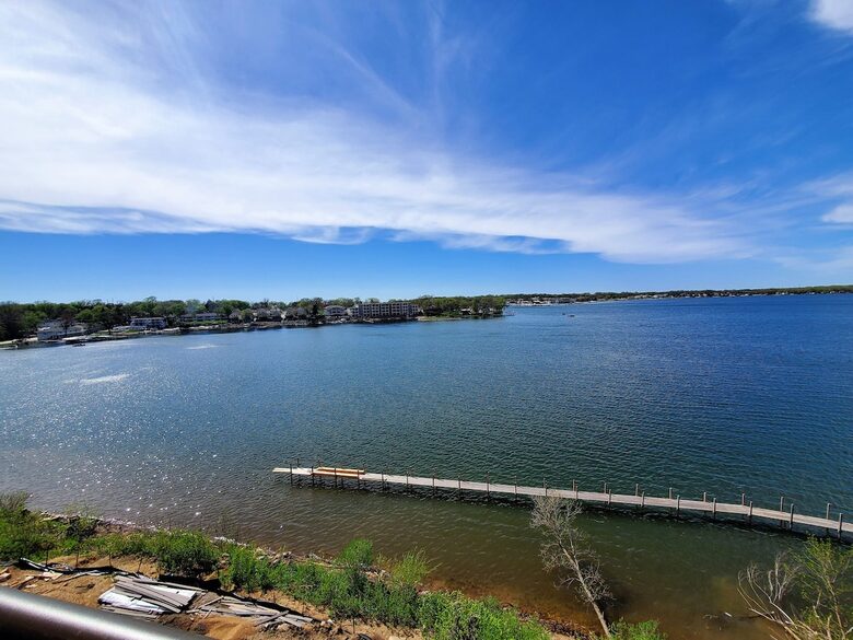 Bright 4BR Retreat with East Lake Views - Arnolds Park, Iowa