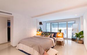 Spacious Two-Level Retreat in Central Barcelona - Barcelona, Spain