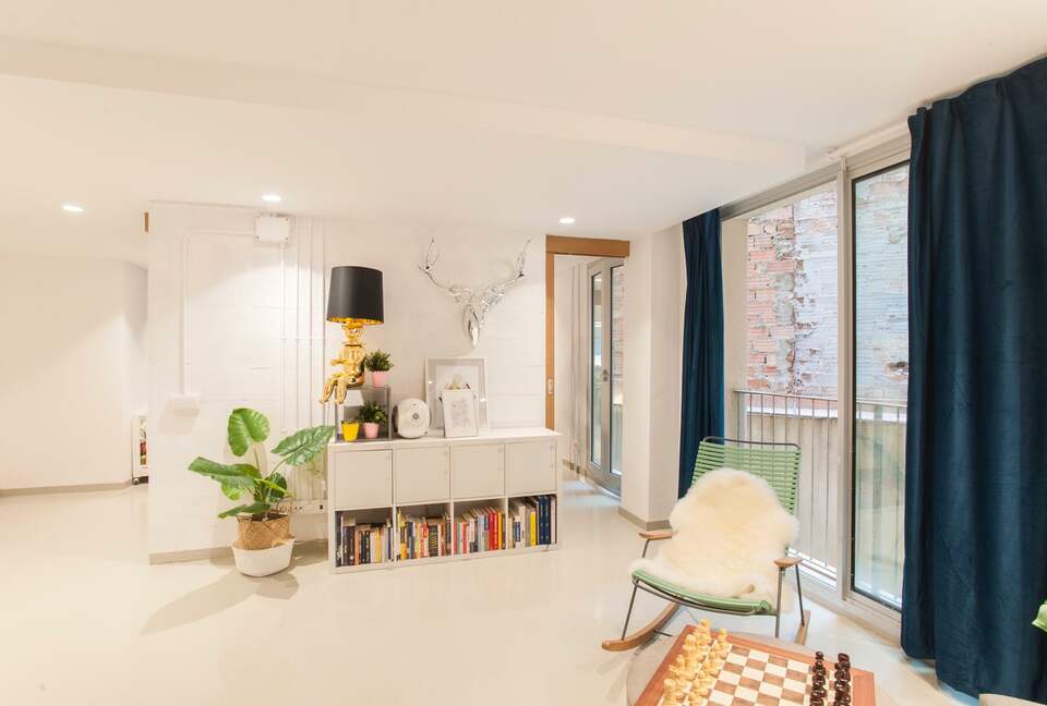 Spacious Two-Level Retreat in Central Barcelona - Barcelona, Spain