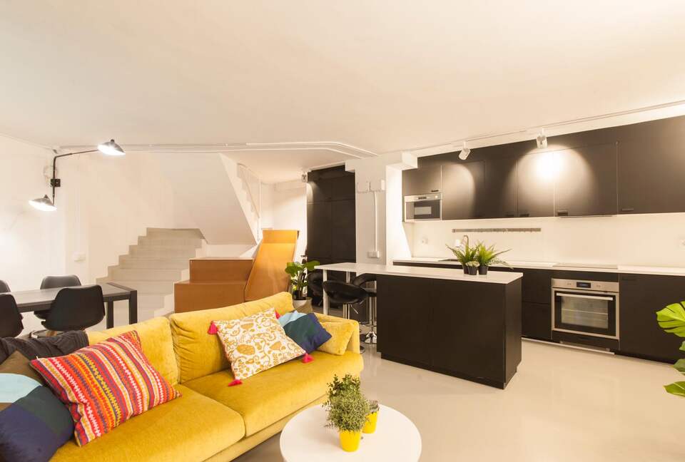 Spacious Two-Level Retreat in Central Barcelona - Barcelona, Spain