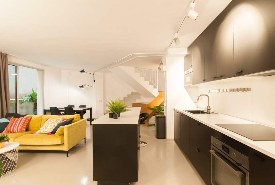 Spacious Two-Level Retreat in Central Barcelona - Barcelona, Spain