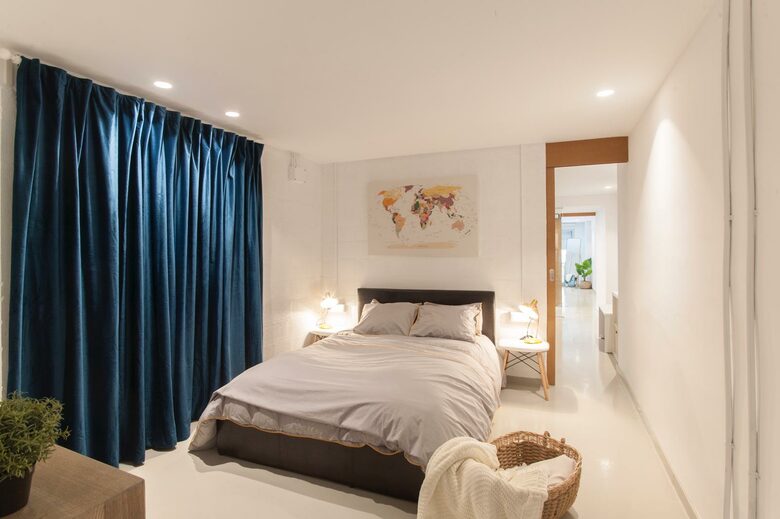 Spacious Two-Level Retreat in Central Barcelona - Barcelona, Spain