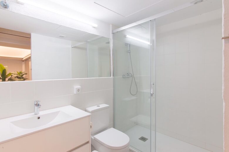 Spacious Two-Level Retreat in Central Barcelona - Barcelona, Spain