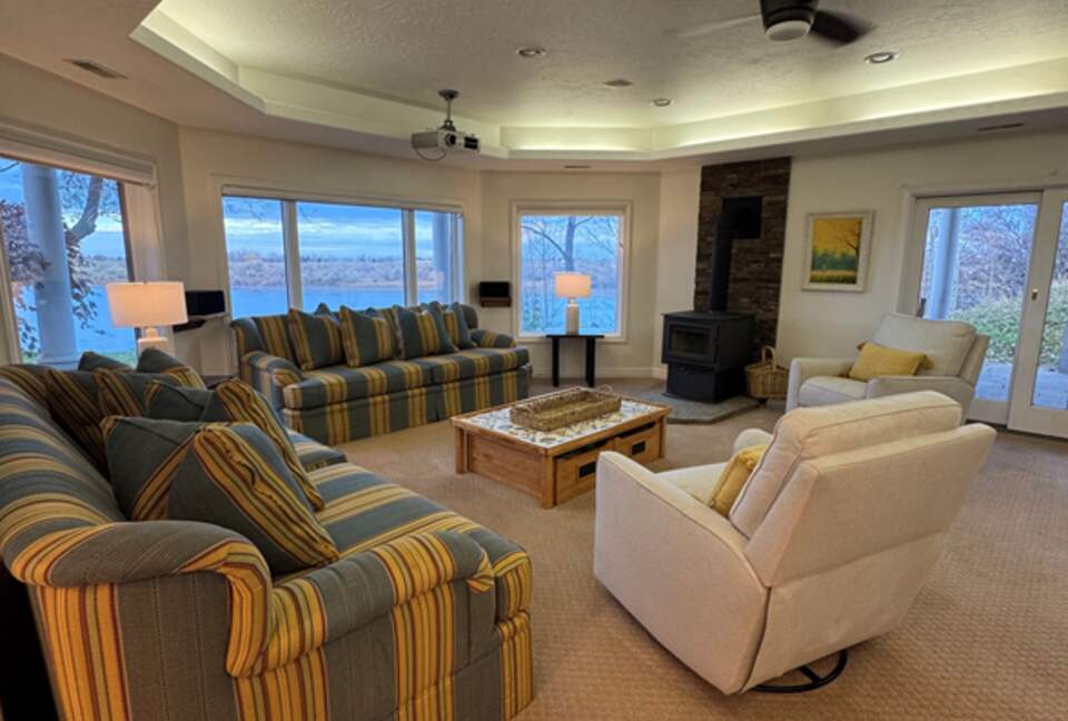 Elegant Idaho Home Overlooking the Snake River - Burley, Idaho