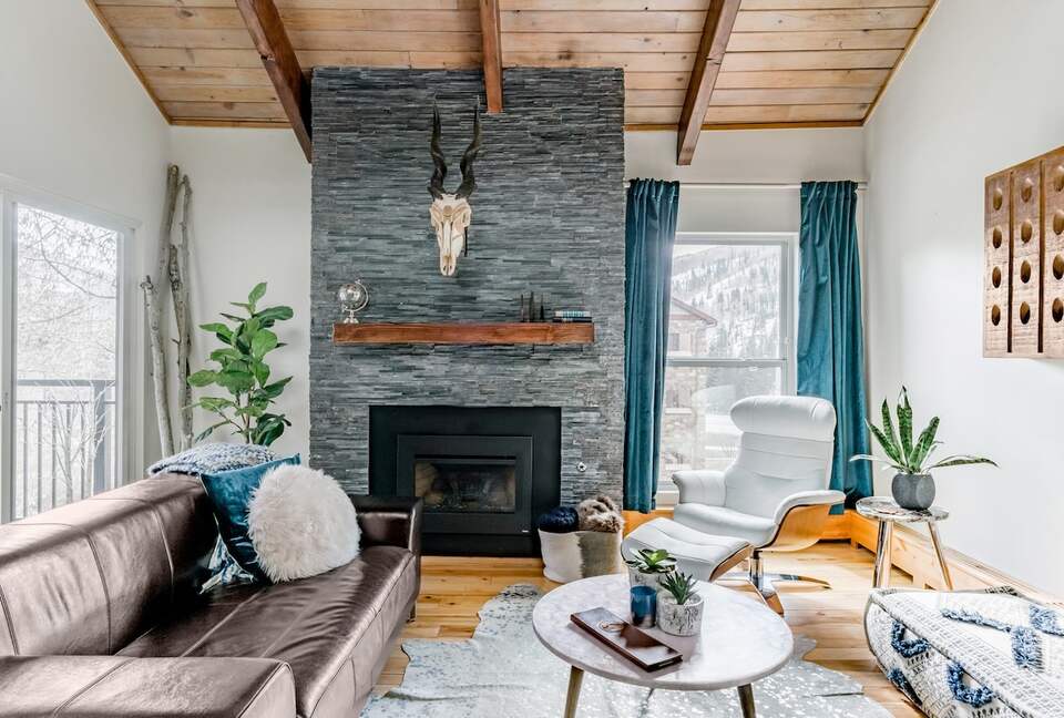 Warm Alpine Getaway Minutes from Vail Village - Vail, Colorado