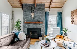 Warm Alpine Getaway Minutes from Vail Village - Vail, Colorado