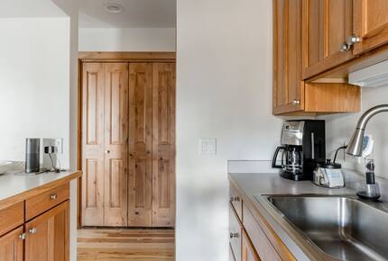 Warm Alpine Getaway Minutes from Vail Village - Vail, Colorado