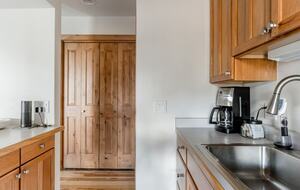 Warm Alpine Getaway Minutes from Vail Village - Vail, Colorado