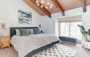 Warm Alpine Getaway Minutes from Vail Village - Vail, Colorado