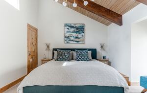 Warm Alpine Getaway Minutes from Vail Village - Vail, Colorado