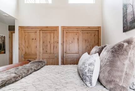 Warm Alpine Getaway Minutes from Vail Village - Vail, Colorado