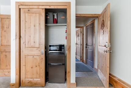 Warm Alpine Getaway Minutes from Vail Village - Vail, Colorado