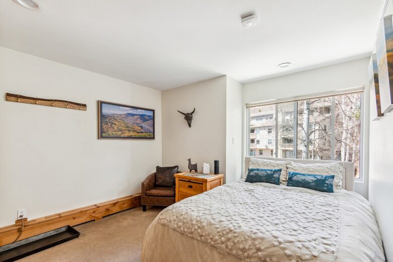 Warm Alpine Getaway Minutes from Vail Village - Vail, Colorado