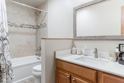 Warm Alpine Getaway Minutes from Vail Village - Vail, Colorado