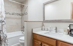 Warm Alpine Getaway Minutes from Vail Village - Vail, Colorado