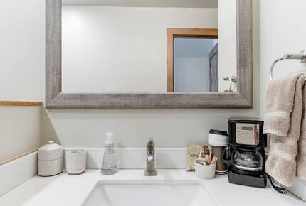 Warm Alpine Getaway Minutes from Vail Village - Vail, Colorado