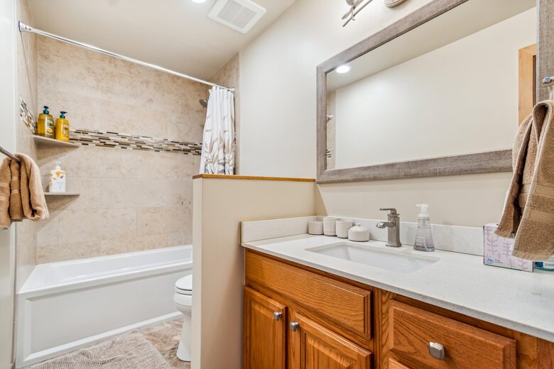 Warm Alpine Getaway Minutes from Vail Village - Vail, Colorado