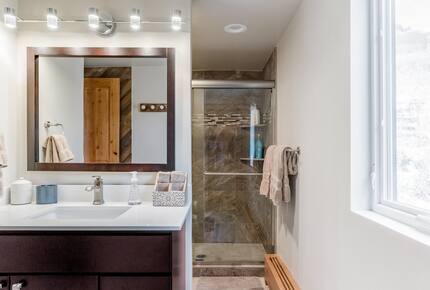 Warm Alpine Getaway Minutes from Vail Village - Vail, Colorado