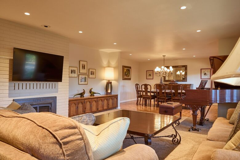 Howell Mountain Vineyard Retreat - Angwin, California