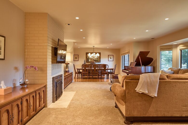 Howell Mountain Vineyard Retreat - Angwin, California