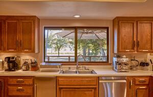 Howell Mountain Vineyard Retreat - Angwin, California