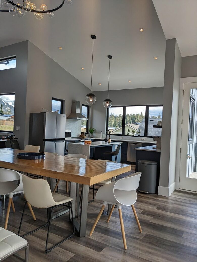 Lake Cowichan View House - Lake Cowichan, Canada