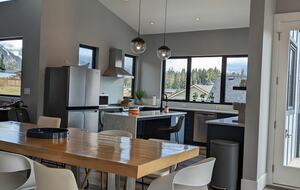 Lake Cowichan View House - Lake Cowichan, Canada