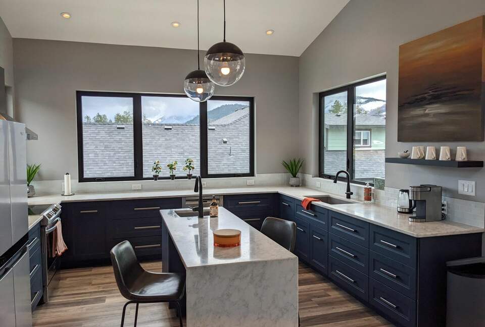 Lake Cowichan View House - Lake Cowichan, Canada