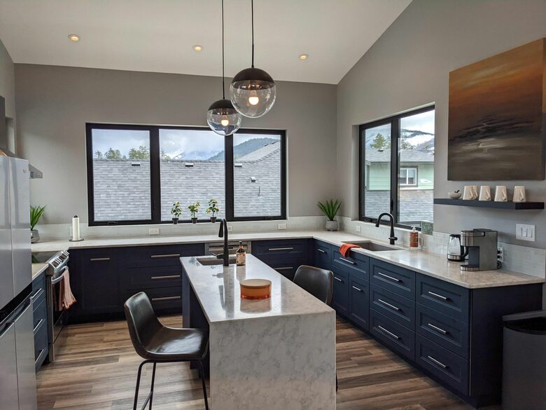 Lake Cowichan View House - Lake Cowichan, Canada