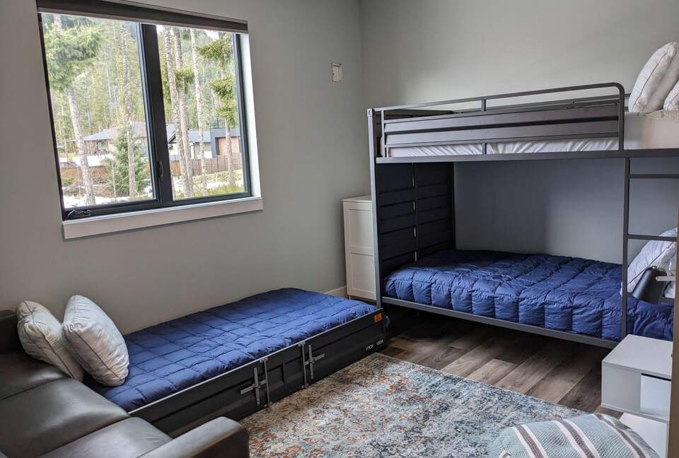 Lake Cowichan View House - Lake Cowichan, Canada