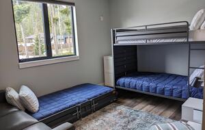 Lake Cowichan View House - Lake Cowichan, Canada