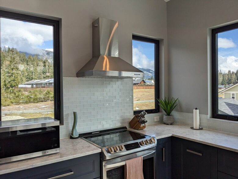 Lake Cowichan View House - Lake Cowichan, Canada