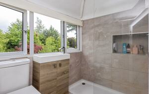 A Gracious Family Home in a Prestigious Semi-Rural Setting - Farnham, United Kingdom