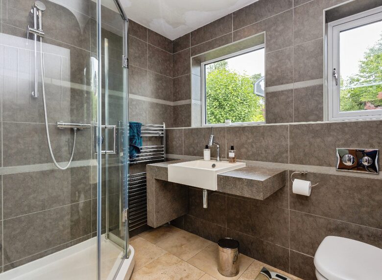 A Gracious Family Home in a Prestigious Semi-Rural Setting - Farnham, United Kingdom