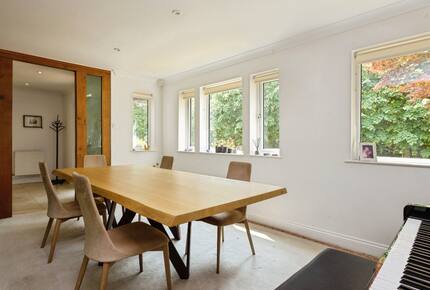 A Gracious Family Home in a Prestigious Semi-Rural Setting - Farnham, United Kingdom