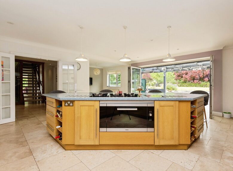 A Gracious Family Home in a Prestigious Semi-Rural Setting - Farnham, United Kingdom