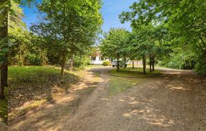 A Gracious Family Home in a Prestigious Semi-Rural Setting - Farnham, United Kingdom