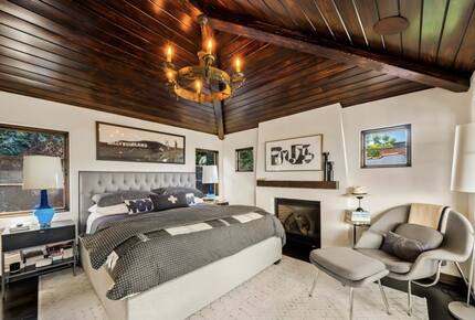 Restored 1925 Hillside Retreat Above Los Angeles - Los Angeles, California