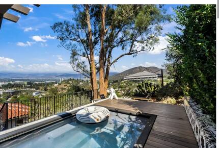 Restored 1925 Hillside Retreat Above Los Angeles - Los Angeles, California