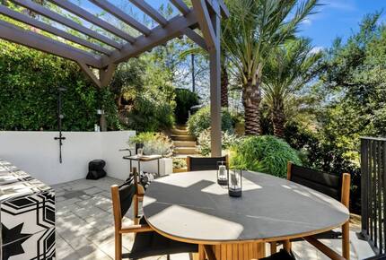 Restored 1925 Hillside Retreat Above Los Angeles - Los Angeles, California