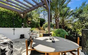 Restored 1925 Hillside Retreat Above Los Angeles - Los Angeles, California