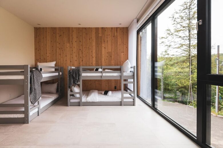 Contemporary Forest Escape Near Mont-Tremblant - Les Laurentides, Canada